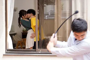Má dẫn con gái đi mát-xa trị liệu bị anh kỷ thuật viên móc trúng điểm g