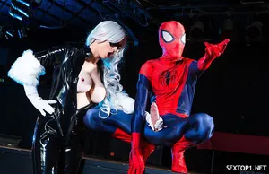 Người phụ nữ trưởng thành không thể chịu nổi con cặc to này, hehe