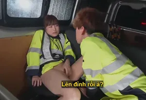 Tỉnh rượu thì phát hiện đang chung giường với cô chủ quán bar